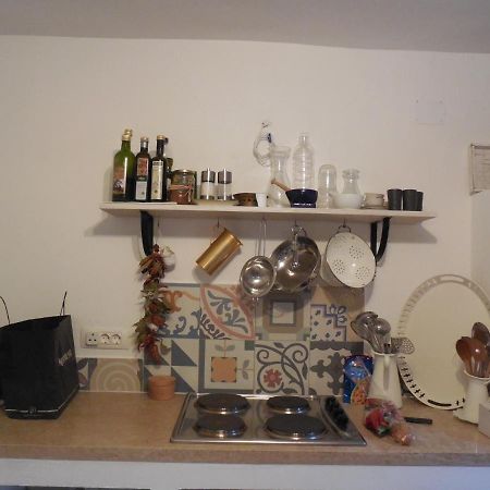 Steinhaus Mit Terrasse Lägenhet Rovinj Exteriör bild