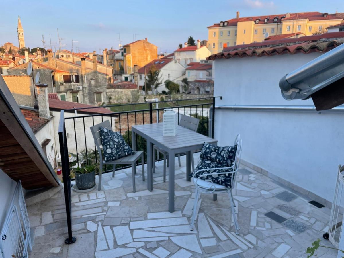 Steinhaus Mit Terrasse Lägenhet Rovinj Exteriör bild