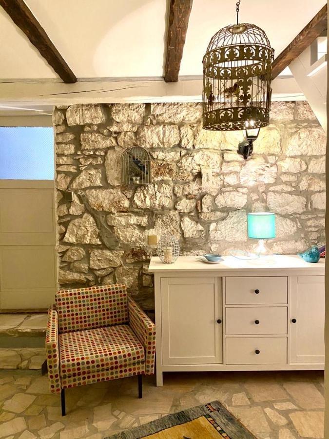 Steinhaus Mit Terrasse Lägenhet Rovinj Exteriör bild