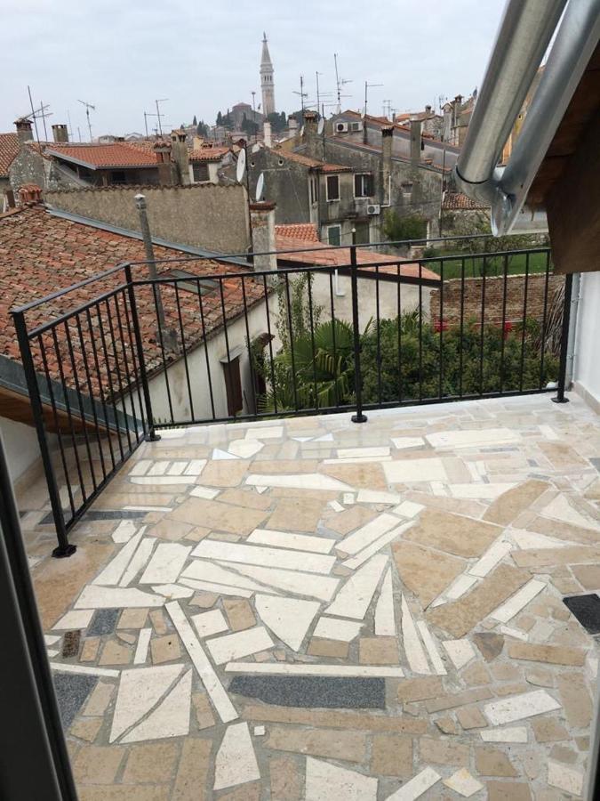 Steinhaus Mit Terrasse Lägenhet Rovinj Exteriör bild