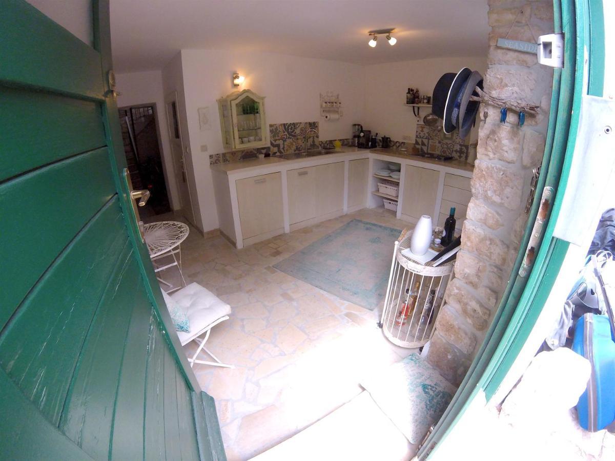 Steinhaus Mit Terrasse Lägenhet Rovinj Exteriör bild